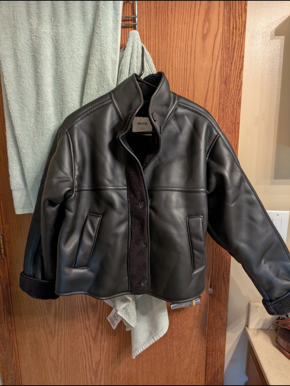 NWT Hollister Women's Black Faux-Leather Sherpa Jacket